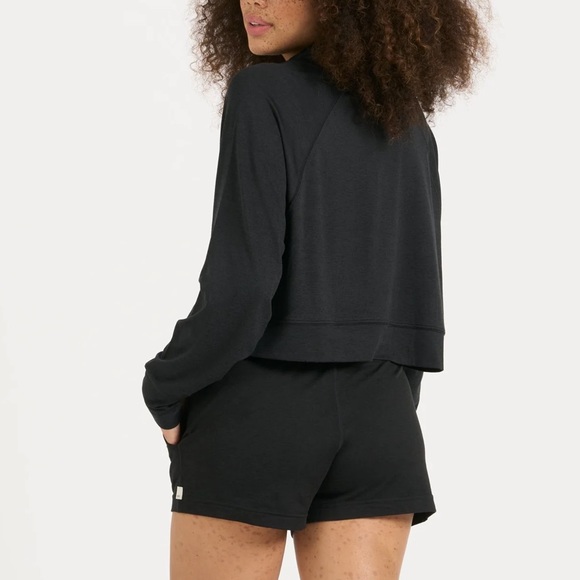 vuori Halo Crop Funnel Neck - Picture 4 of 13